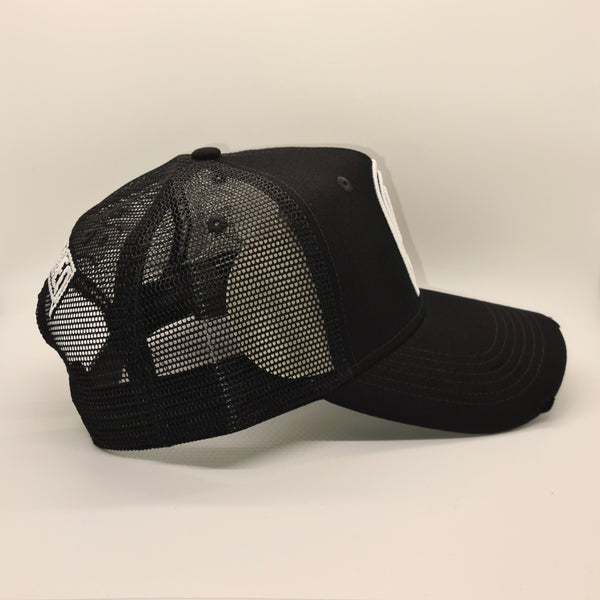 C EMBLEM Trucker - Black